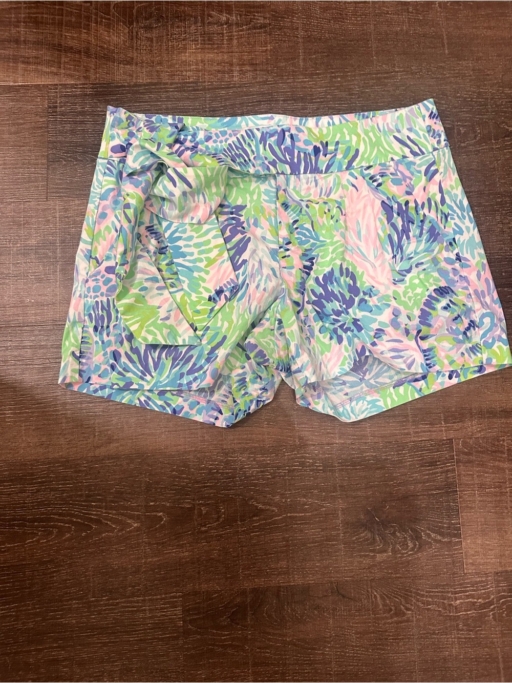 Lilly Pulitzer Kaden Bow Shorts bow detail Shell of a Party Size 6